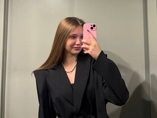 cam girl showing tits KrissyChidester