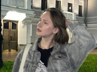 live cam girl KrissyJn