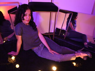 live sex video KyaraLux