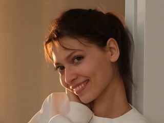 naked girl with webcam masturbating with sextoy LivelyLaurie