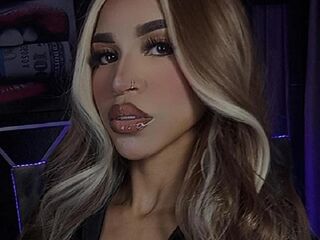 hot webcamslut LolaAdams