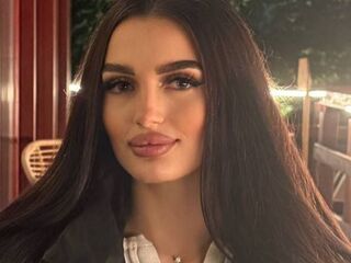 naughty camgirl fingering pussy LucretiaBonnoitt