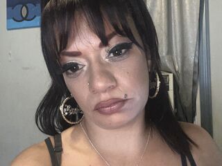 cam girl masturbating with vibrator LyricMedina