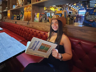 camslut fingering wet pussy MelanyCol