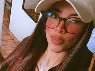 cam girl chatroom MeliRivers