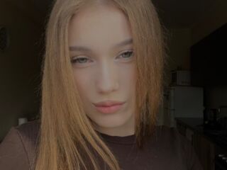 hot strip tease webcam MiaDelicia