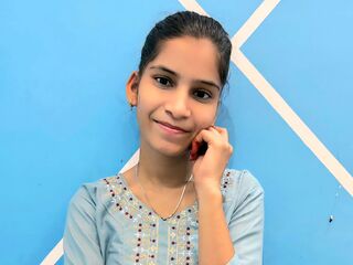 naked camgirl masturbating with vibrator MickeySean