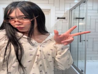 nude webcam girl photo MilaEva