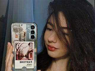 naked girl with webcam fingering MitziBreech