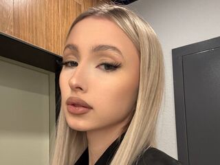 naked girl with webcam masturbating with vibrator MyongDegado