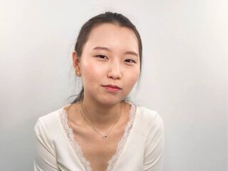 camgirl fingering bald pussy NellaBiggard