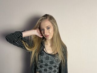 camgirl playing with dildo PhyllisDeary