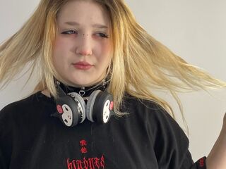 beautiful webcam girl PilarVanhee