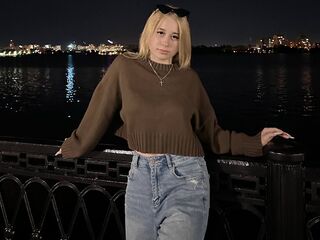 camgirl showing pussy ReginaMirage