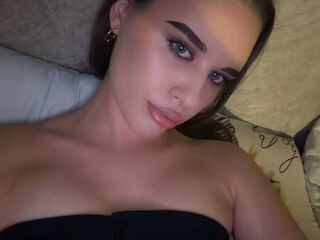 naked webcam girl masturbating RhiannonJumper