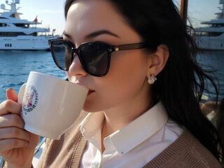 naked cam girl masturbating with vibrator RosieMoons