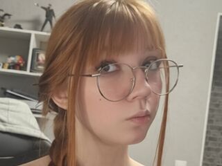 naked girl with webcam masturbating with sextoy RozellaBouch