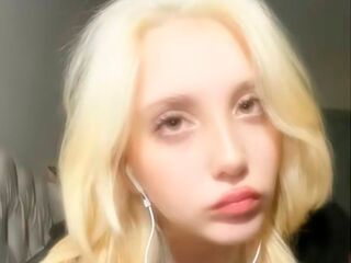 girl showing tits RubiAntonakos