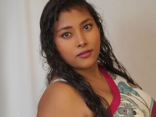 camslut showing pussy SiryenayHill