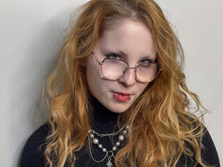 cam girl masturbating with vibrator SofiaDyson