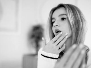 girl fingering shaved pussy StaceeyBrown