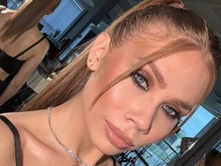 cam girl showing tits TawnyaCarwell