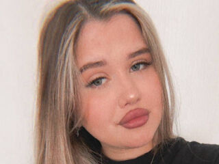 masturbating webcamgirl TeishaFarwell