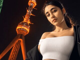 camgirl fingering pussy TessieFardo