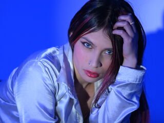 camslut topless TiffanySuarez