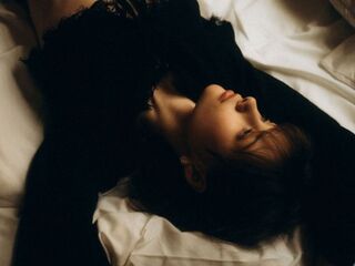 camslut spreading pussy ZulaMabin